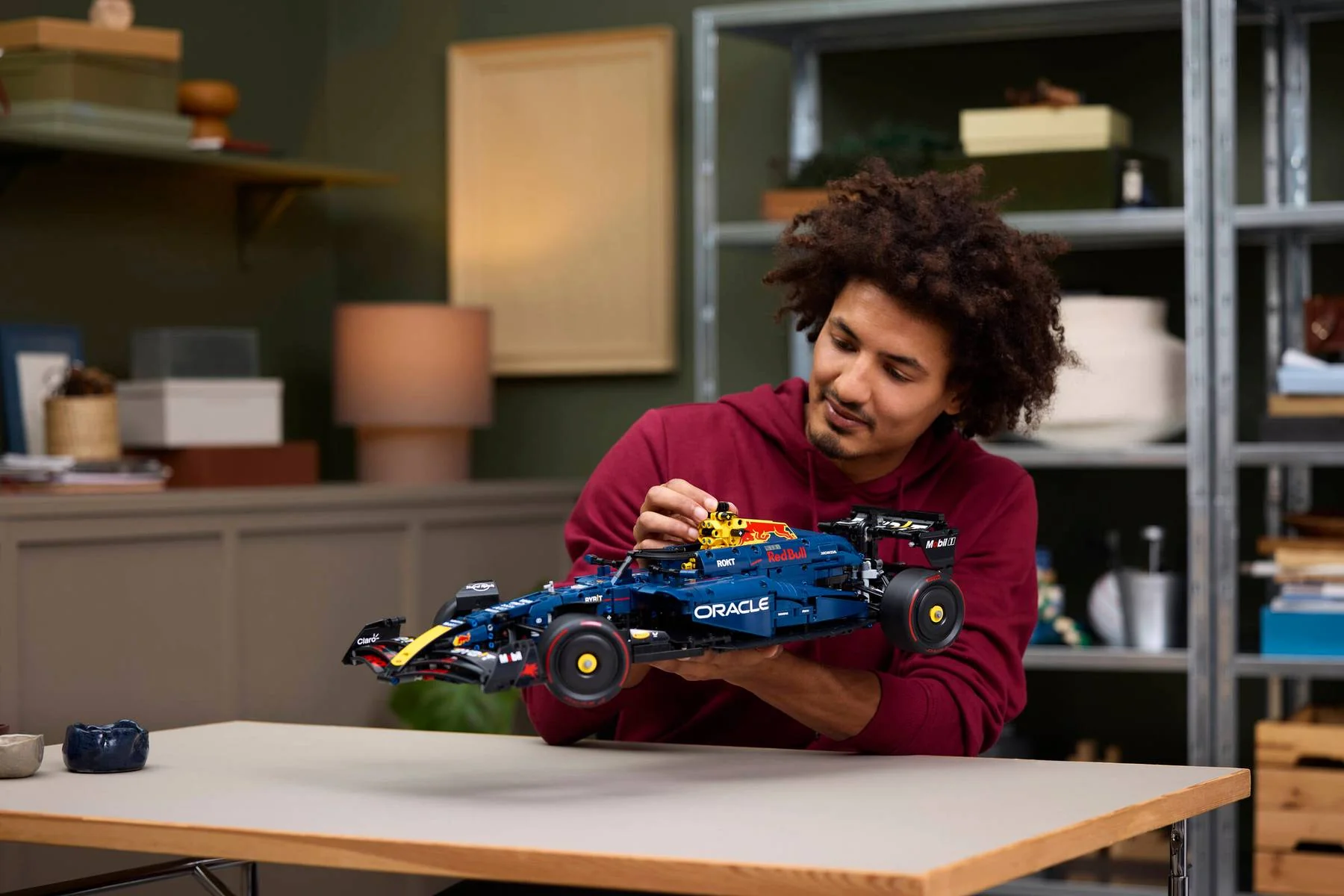 LEGO Technic Oracle Red Bull Racing RB20 F1 Car 42206 - Image 6