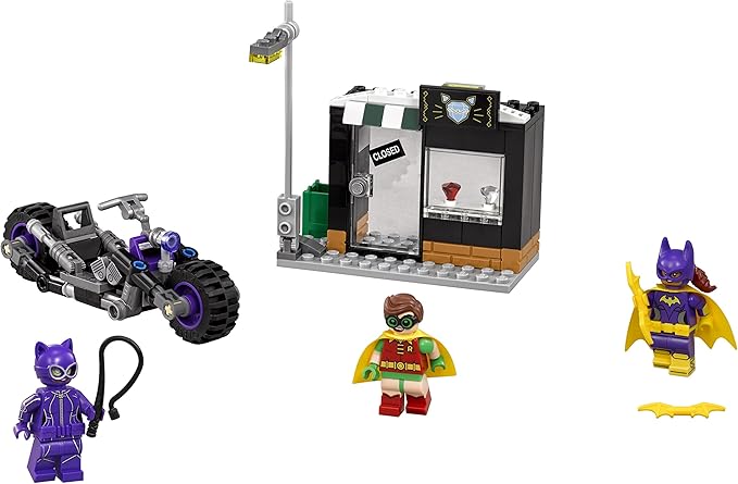LEGO The Batman Movie Catwoman Catcycle Chase 70902 - Image 2