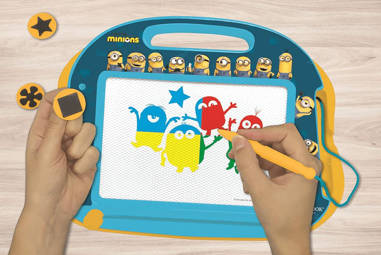 Lexibook Magnetic Multicolor Drawing Board Minions CRDES550 - Image 2