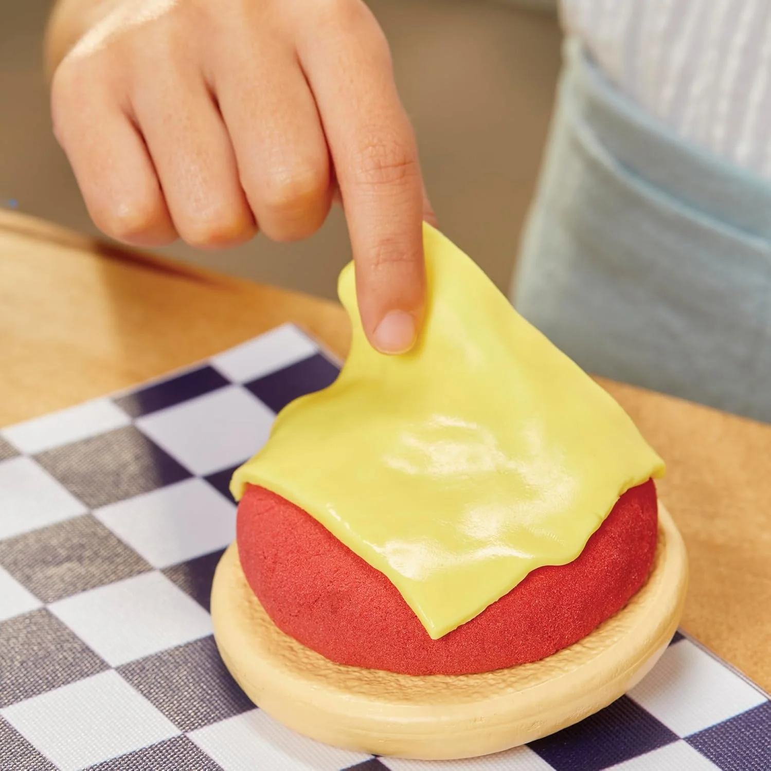 Little Tikes Creative Chefs Cheeseburger & Fresh Kit LIT-643194 - Image 4