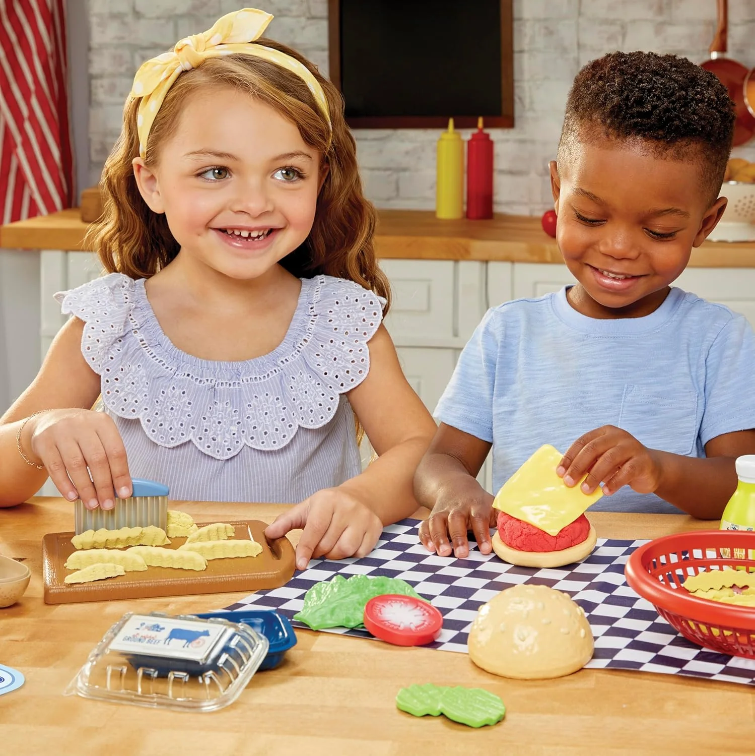 Little Tikes Creative Chefs Cheeseburger & Fresh Kit LIT-643194 - Image 6