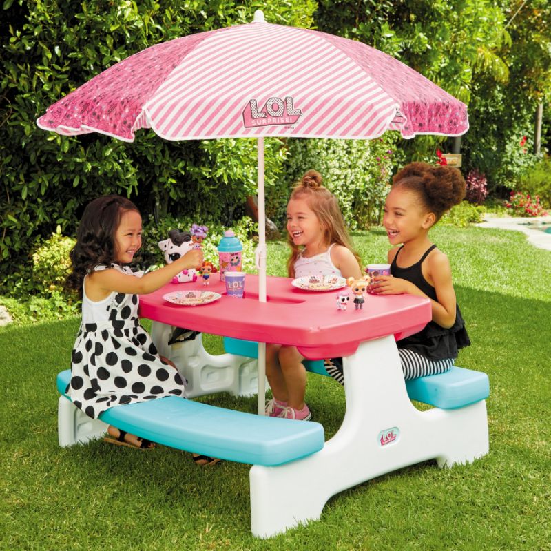 LOL Surprise Picnic Table with Umbrella 651656M - Image 3