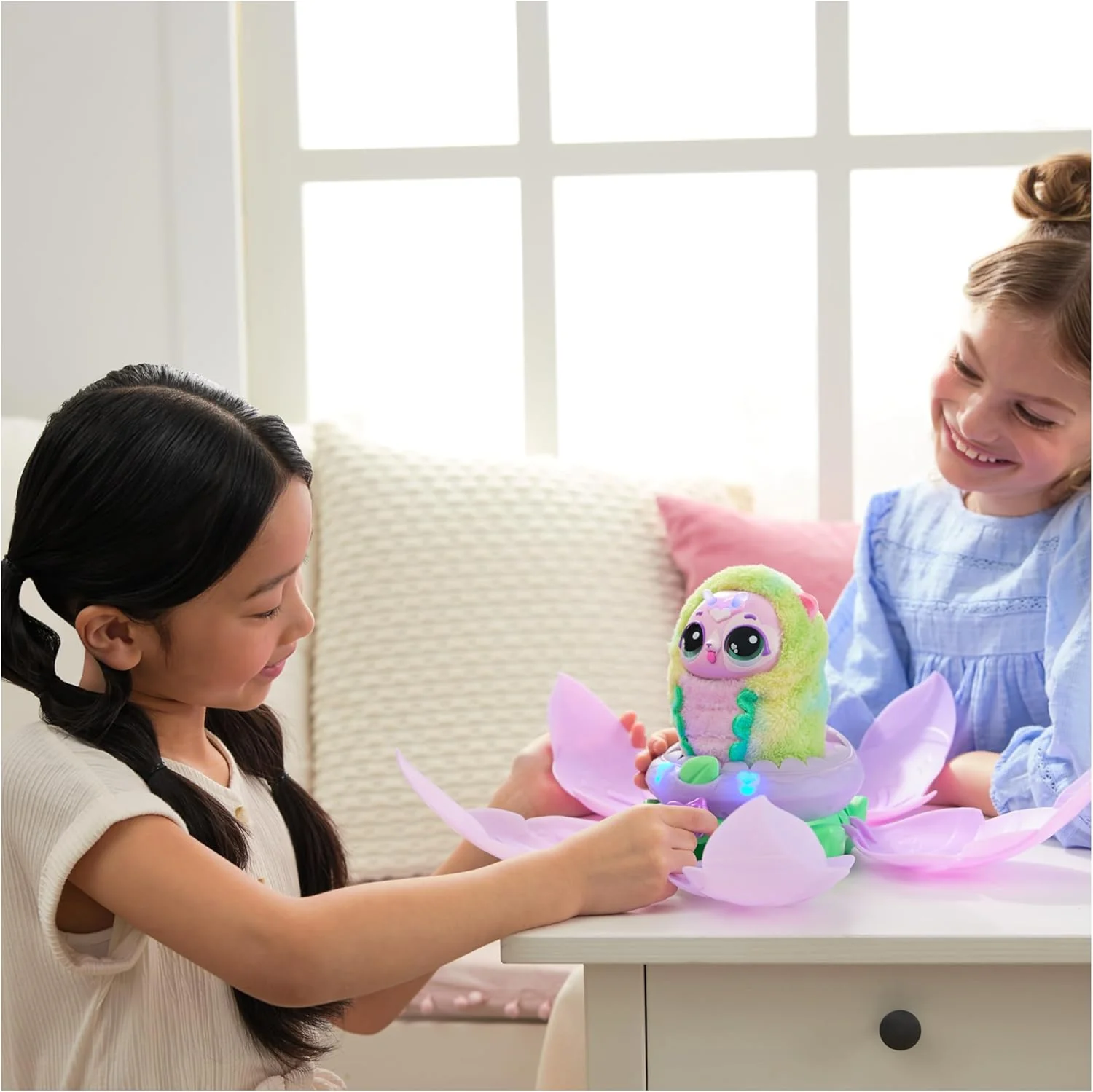Magical Hatchimals Bloomables Puppyfly Toy – 100+ Sounds - Image 6