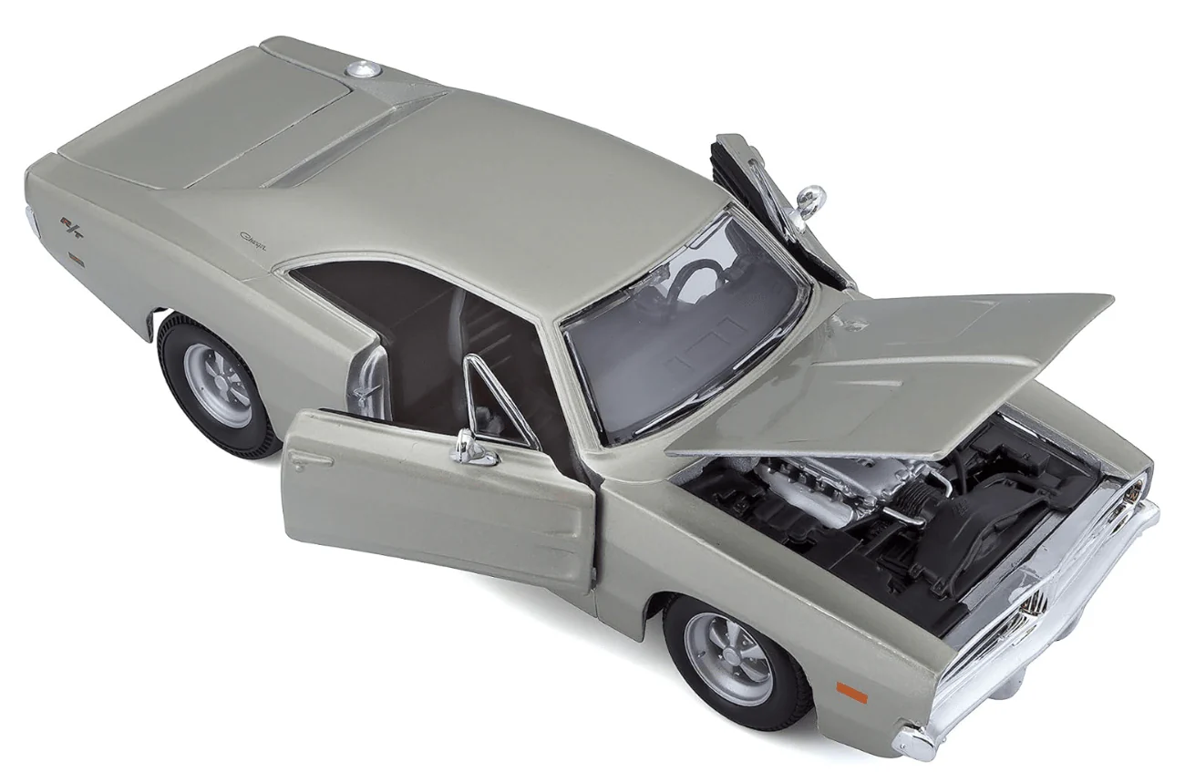 Maisto 1969 Dodge Charger R/T Model Car Silver 1:24 Scale 31256 - Image 3