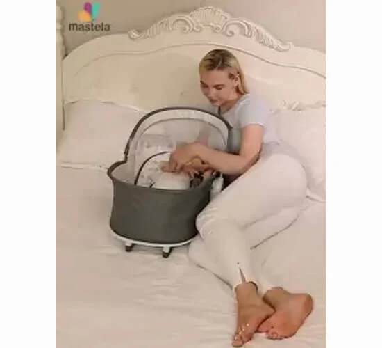 Mastela 6-in-1 Deluxe Multi-Functional Bassinet 08039 - Image 3