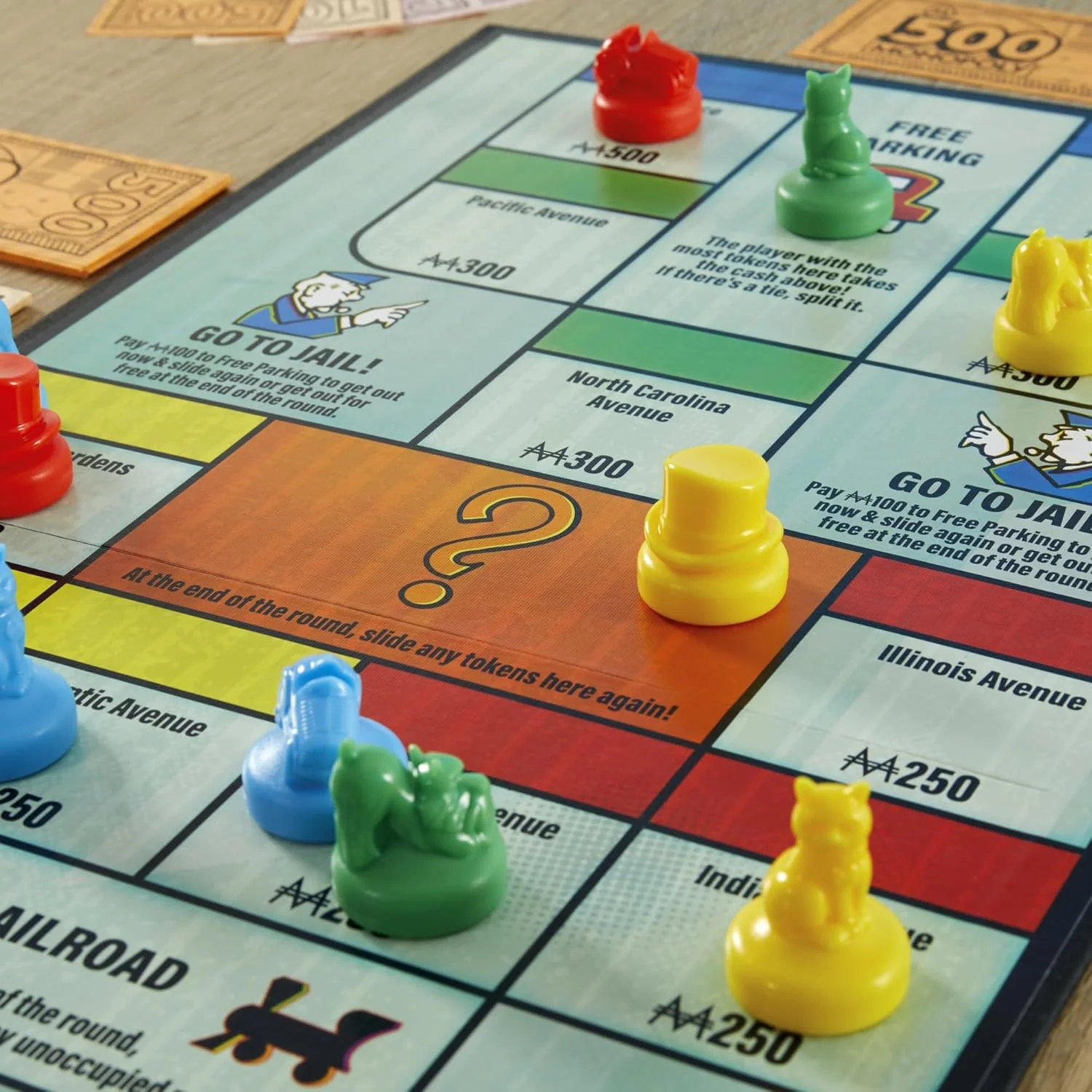 Monopoly Knockout Family Party Game - Image 3
