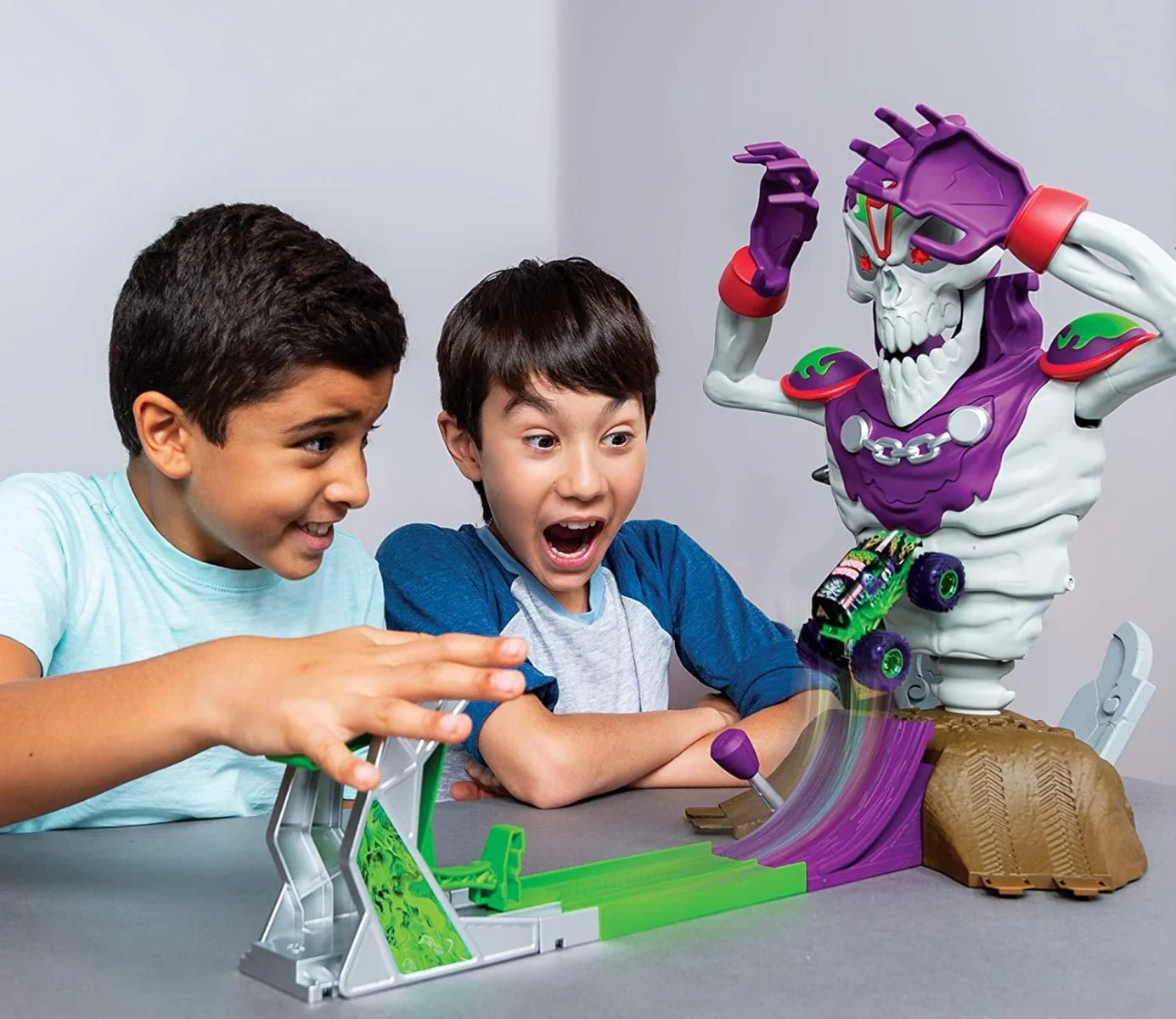 Monster Jam Grim Takedown Playset 6046632 - Image 2