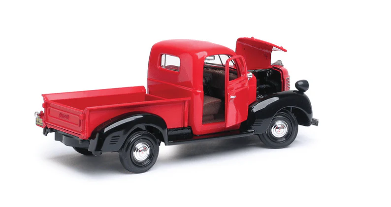 Motor Max 1941 Plymouth PickUp Red 1:24 Series 73278 - Image 2