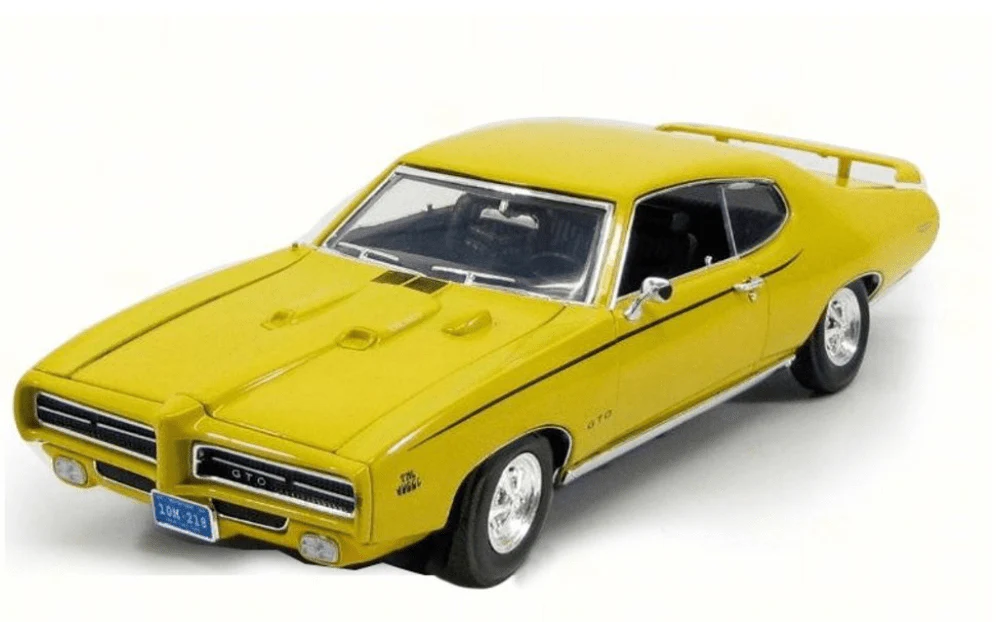 Motor Max 1969 Pontiac GTO Judge Yellow 1:18 Series 73133