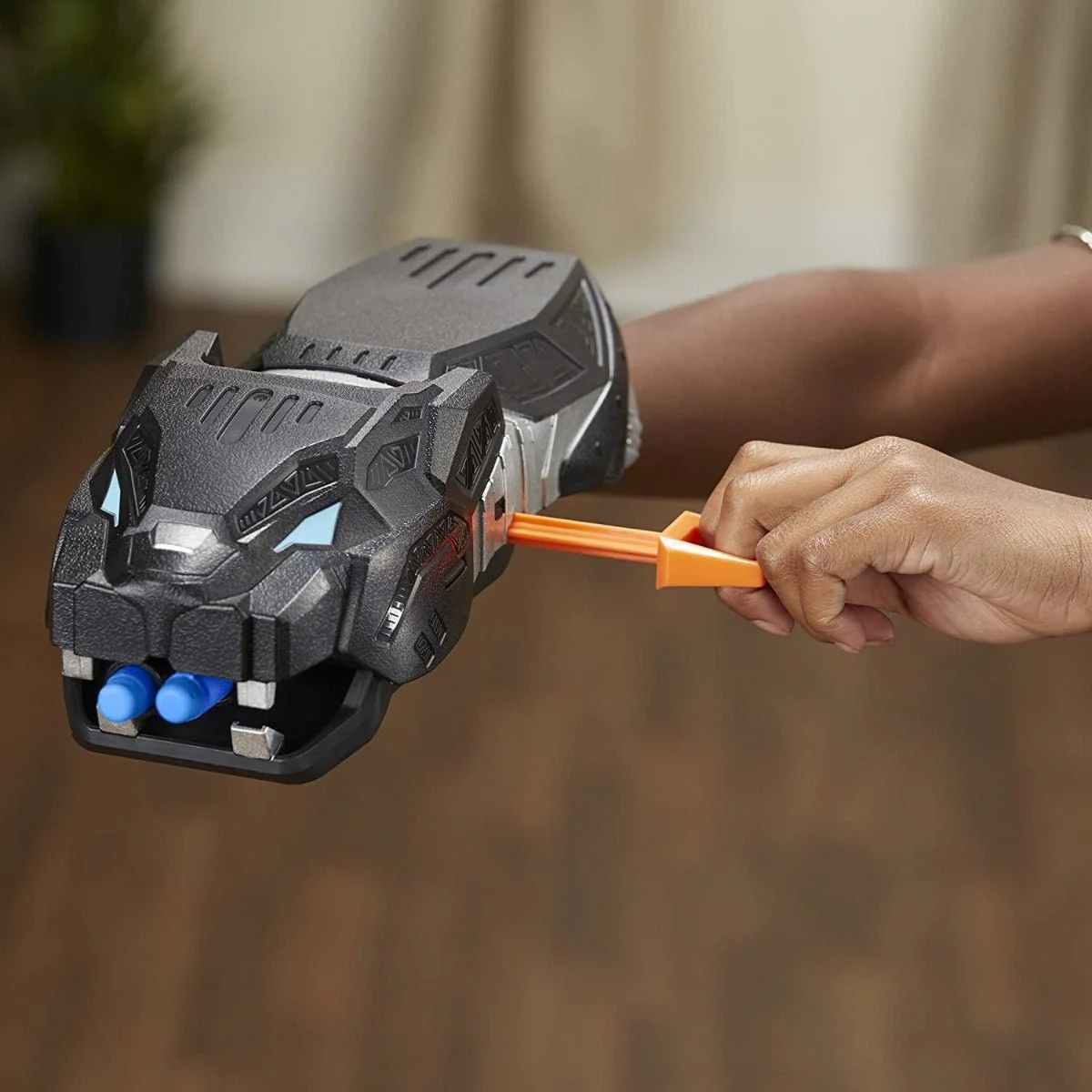 Nerf Black Panther Vibranium Strike Gauntlet E0872 - Image 3