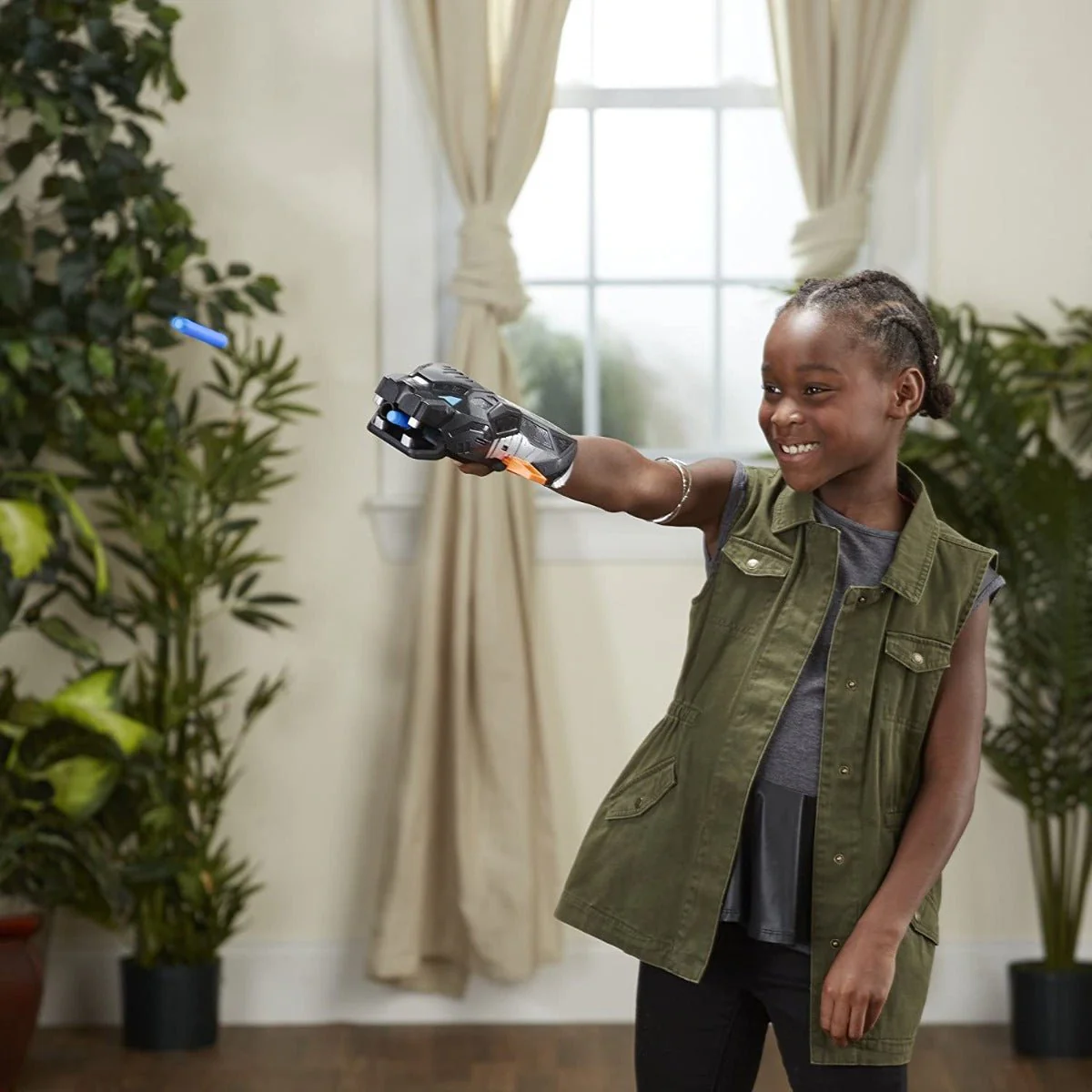 Nerf Black Panther Vibranium Strike Gauntlet E0872 - Image 4