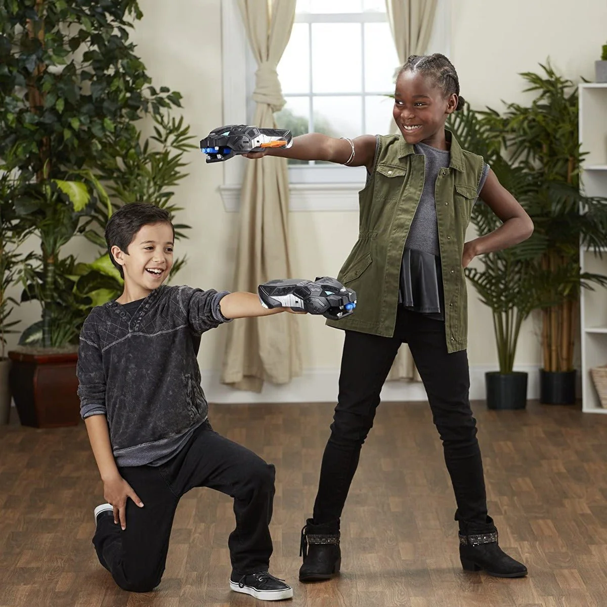 Nerf Black Panther Vibranium Strike Gauntlet E0872 - Image 6
