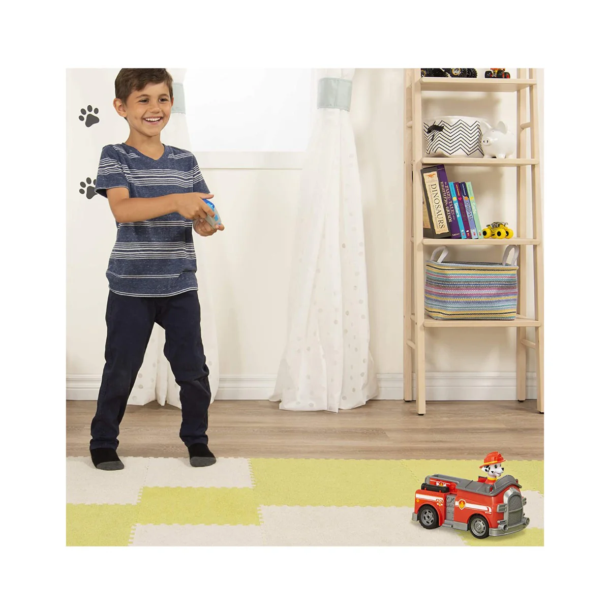 Paw Patrol Marshall RC Fire Truck 6054195 - Image 3