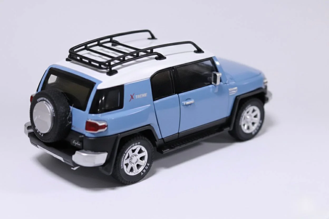 Pullback FJ Cruiser Die-Cast 1:24 Scale CZ613A - Image 2