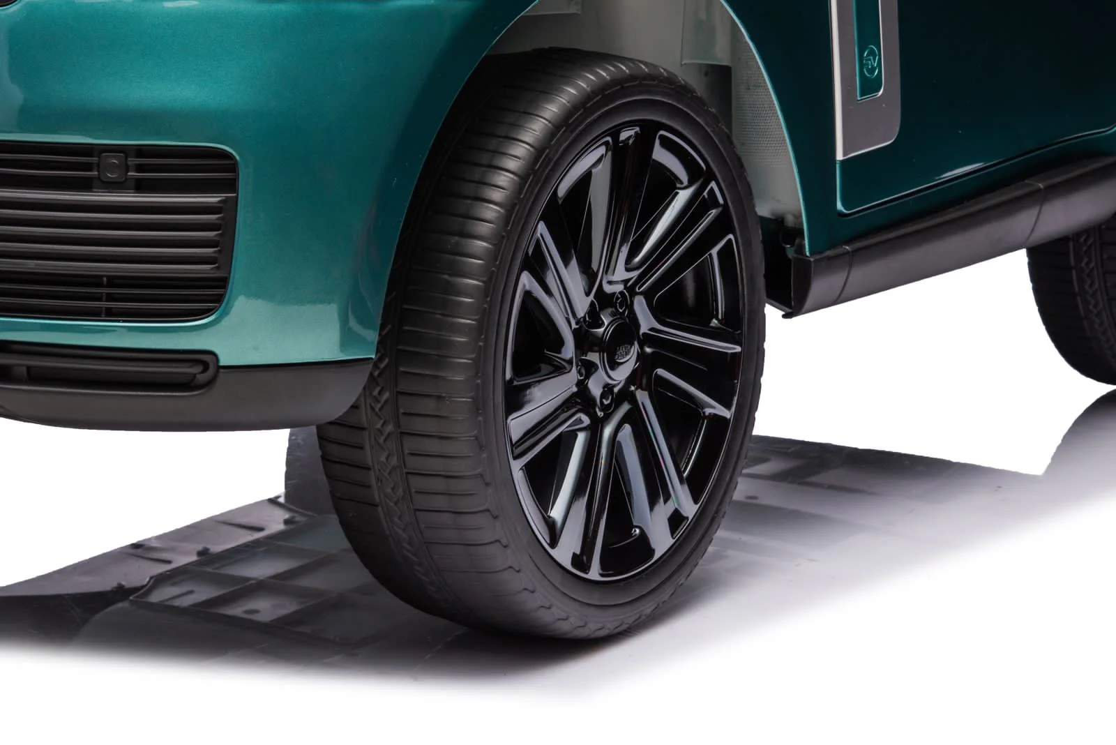Range Rover Ride On for Kids with Eva Wheels 12V/4M Painted, Green - Image 7
