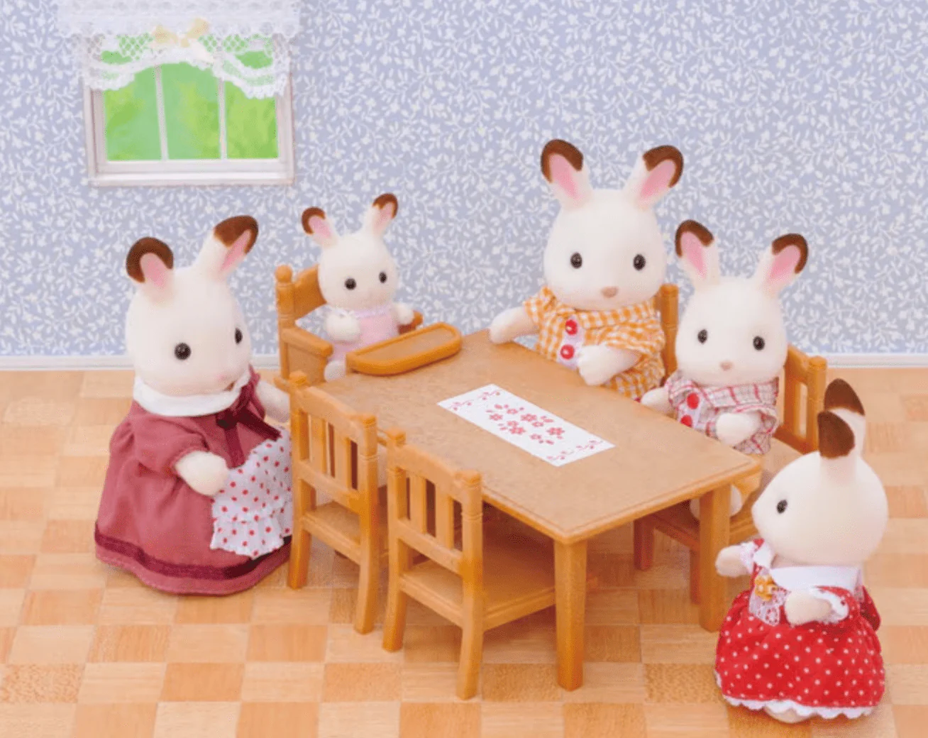 Sylvanian Families Family Table & Chairs 4506