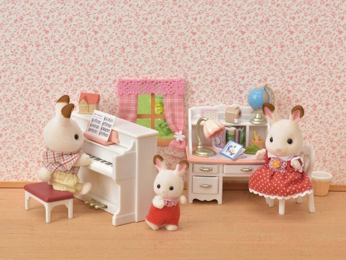 Sylvanian Families Piano & Desk Set 5284