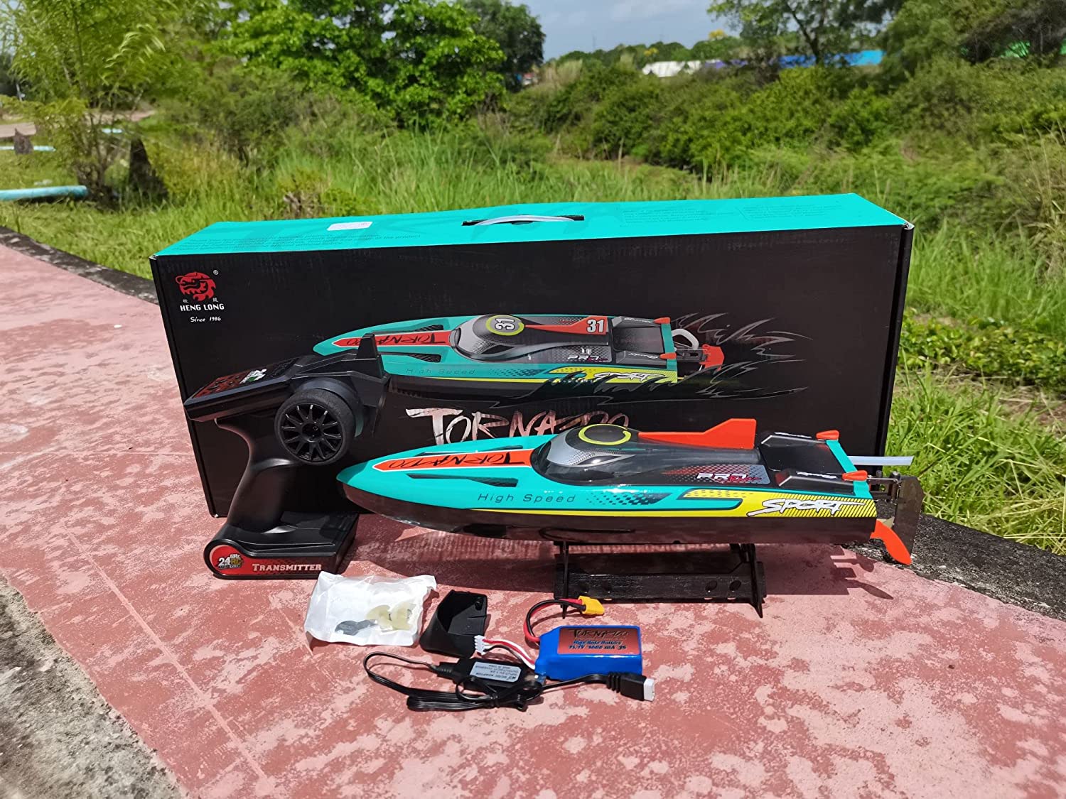 Tornado High Speed Brushless RC Boat R46 - Image 4