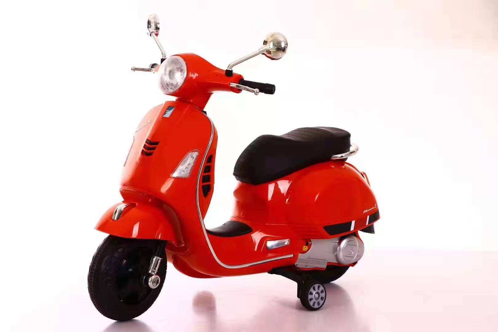 Vespa Xtream Motorcycle Red Q618